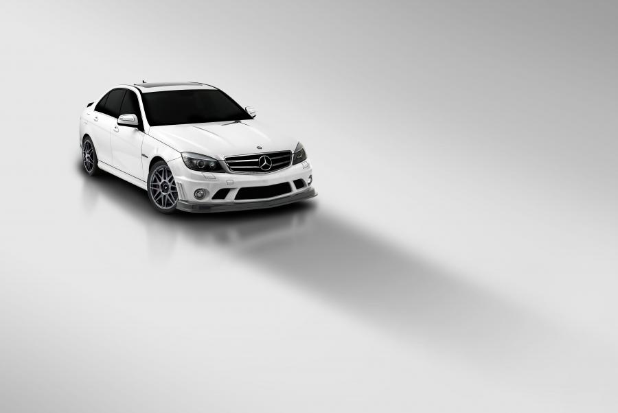  Mercedes-Benz C63 AMG by Vorsteiner 2010 года  (фото 26 из 27)